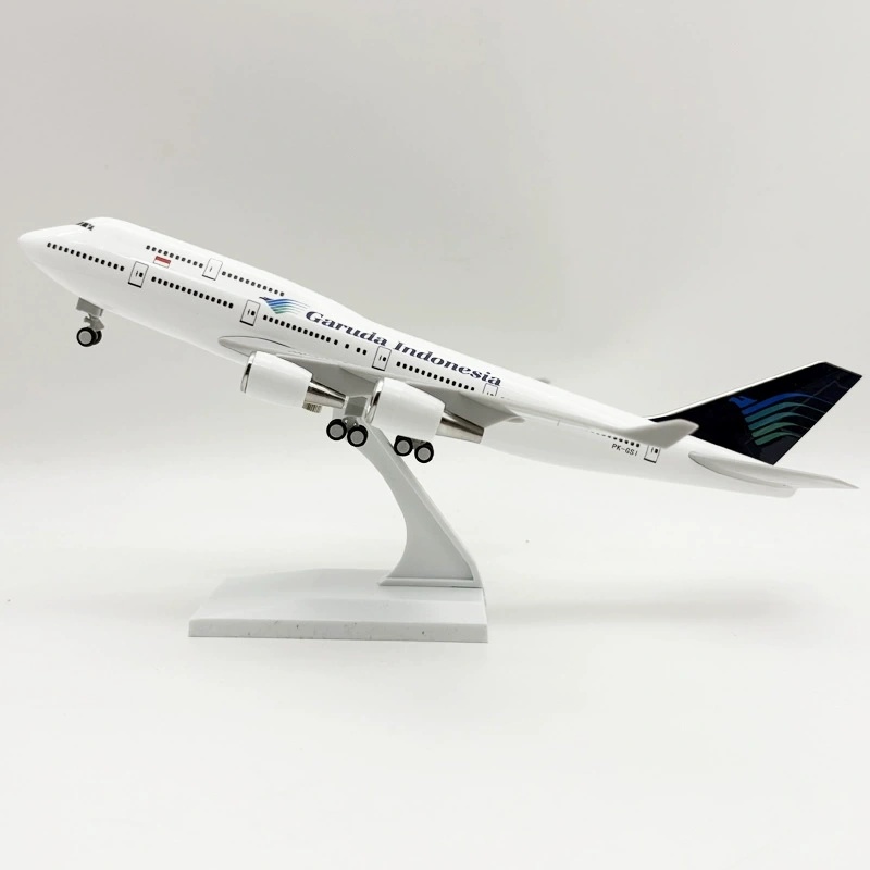 نموذج طائرة 747 بمقياس 1/250 ب - مراجعة Model Kit Indonesia وسعره