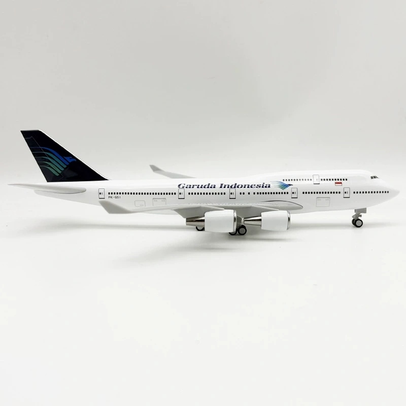 نموذج طائرة 747 بمقياس 1/250 ب - مراجعة Model Kit Indonesia وسعره