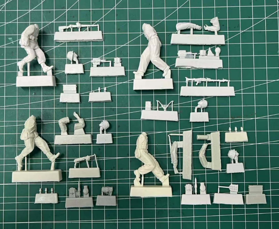 نموذج جنود مشاة مصغر بمقياس 1/ - مراجعة Model Kit Reshiram وسعره