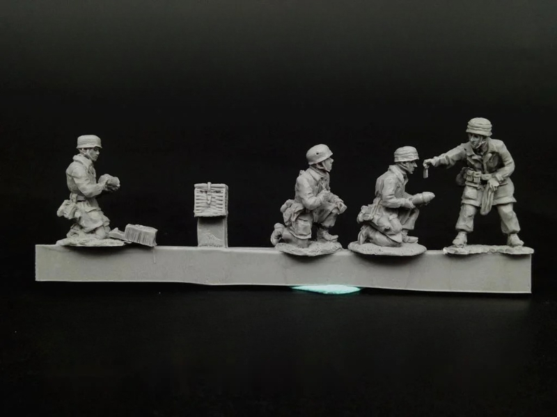 مجموعة نماذج مجسمات من الراتنج - مراجعة Model Kit Reshiram وسعره